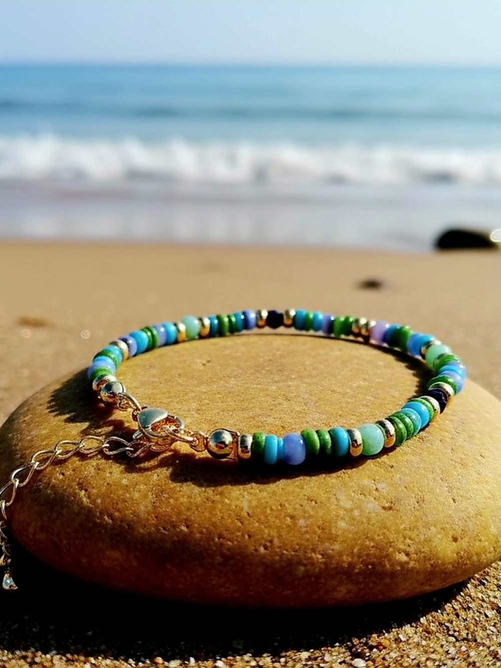 Boho - Natural Gemstone Beaded Bracelet - Blue & Green W/‎ Gold-plated chain